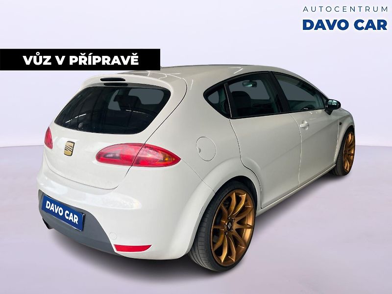 Seat Leon 2,0 TFSI 180kW FR - fotka 2 z 12