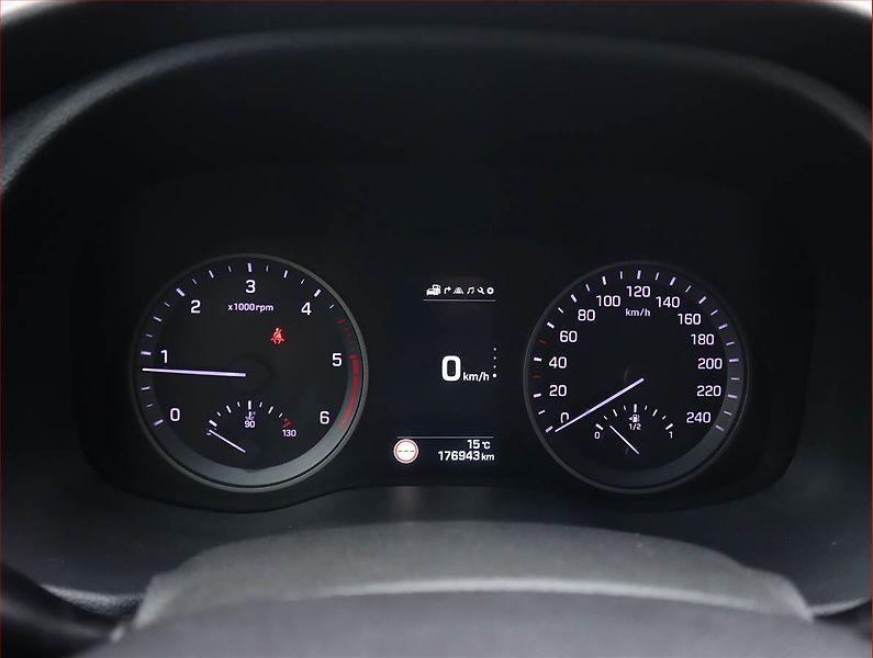 Hyundai Tucson (2016) Style 1.7 CRDi, Serv.kniha - fotka 11 z 19