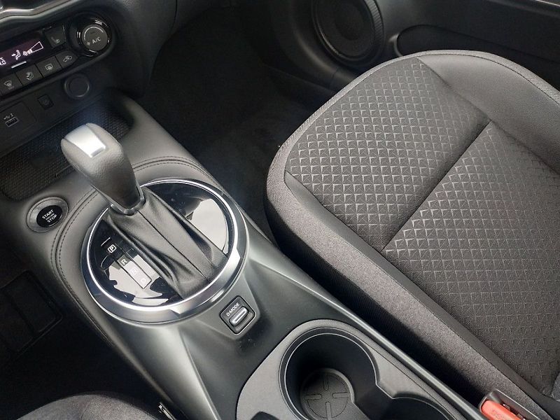 Nissan Juke 1.0 DIG-T, 114k, 7AT, ZADÁNO - fotka 26 z 29