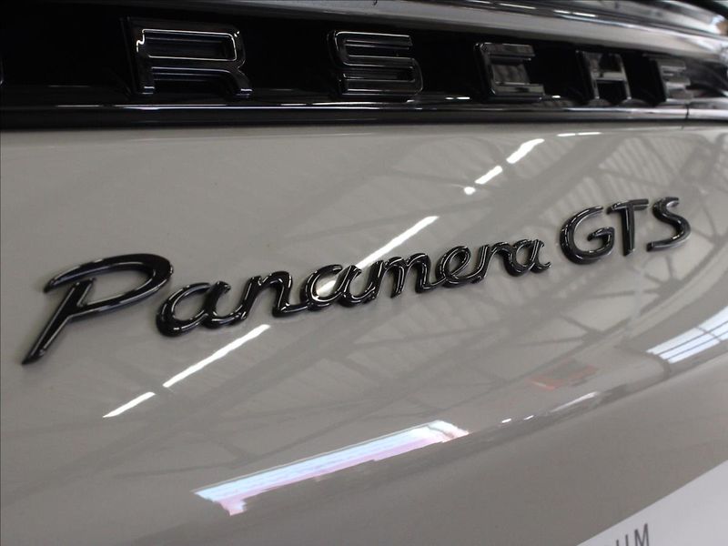 Porsche Panamera 4,0 GTS 368 kW zánovní stav - fotka 34 z 36
