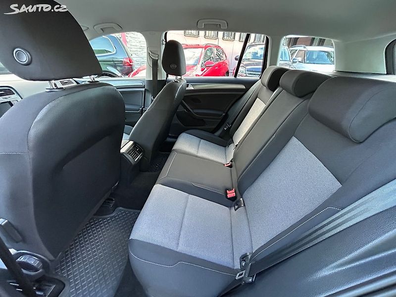 Volkswagen Golf (2015) 1.6 TDi 81KW servisni kniha - fotka 14 z 44