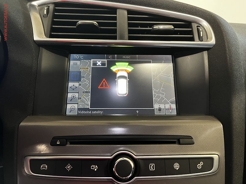 Citroën C4 (2015) 2.0HDi, Shine, bixen, panor - fotka 14 z 17