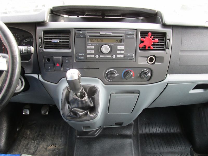 Ford Transit 260S 2.2TDCi Klima, 6 míst - fotka 9 z 39