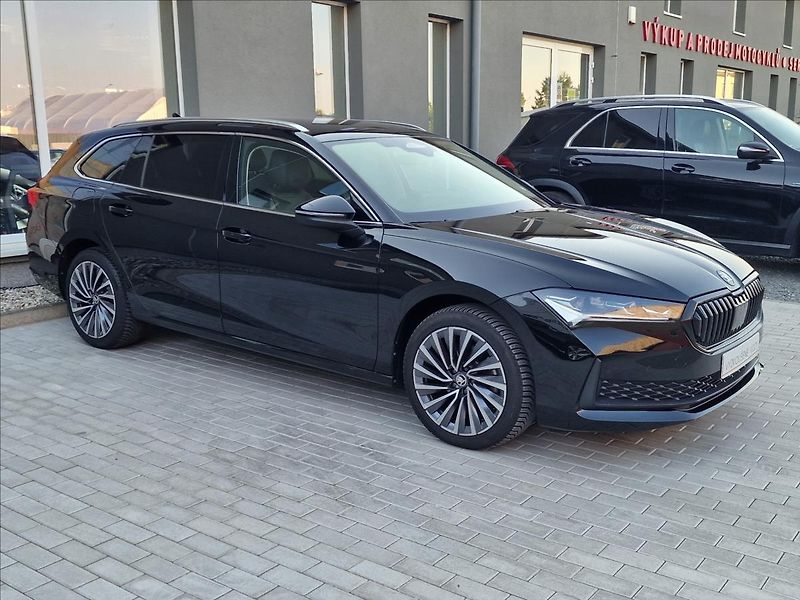 Škoda Superb 1.5 TSI DSG 110kW L&K Combi - fotka 2 z 50