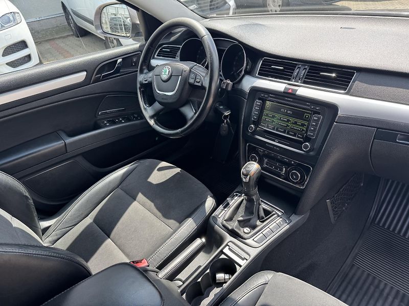Škoda Superb 2,0TDi 4x4 KOMBI - fotka 17 z 24
