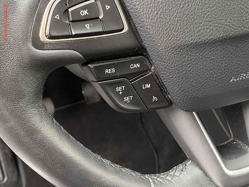 Ford C-MAX (2018) 1.0 EB, Trend+, navi, kamera - fotka 13 z 18