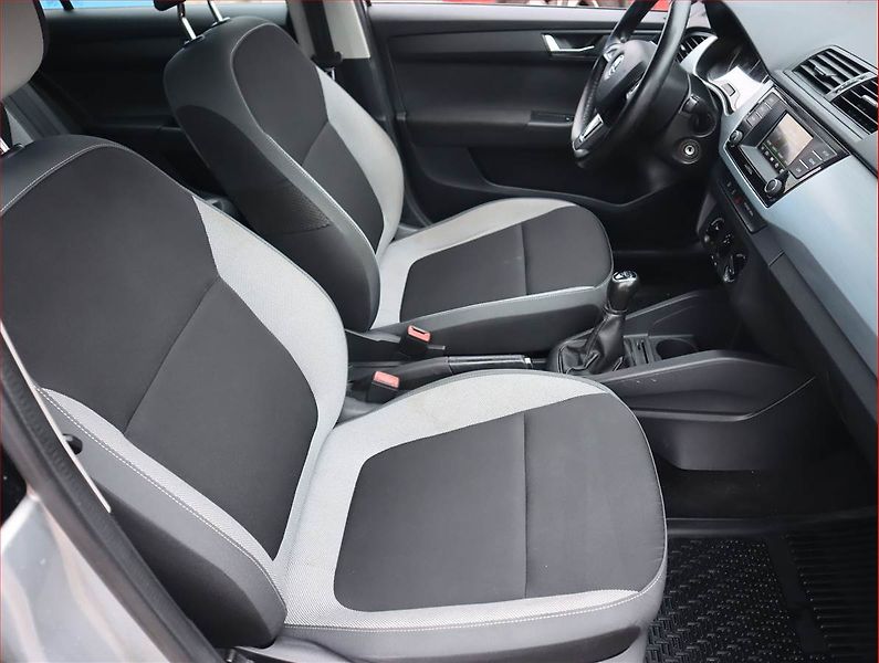 Škoda Fabia (2016) 1.2 TSI, Serv.kniha, Tempomat - fotka 9 z 18