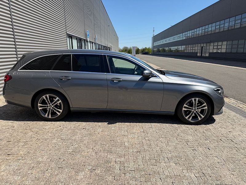 Mercedes-Benz Třídy E (2022) - fotka 8 z 55