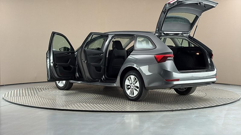 Škoda Octavia 2.0 TDI DSG Ambition Combi - fotka 7 z 25