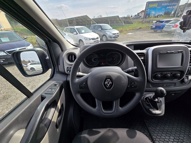 Renault Trafic (2020) 1.6 DCi 8.místn - fotka 13 z 22
