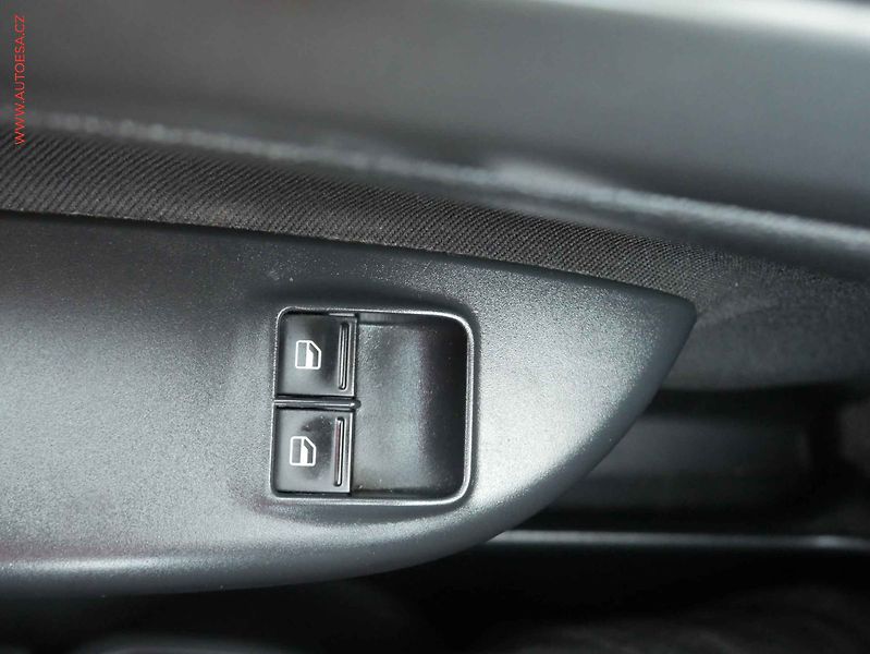 Škoda Octavia (2011) 1.2TSi, 1.maj,ČR, AC, STK4/28 - fotka 13 z 15