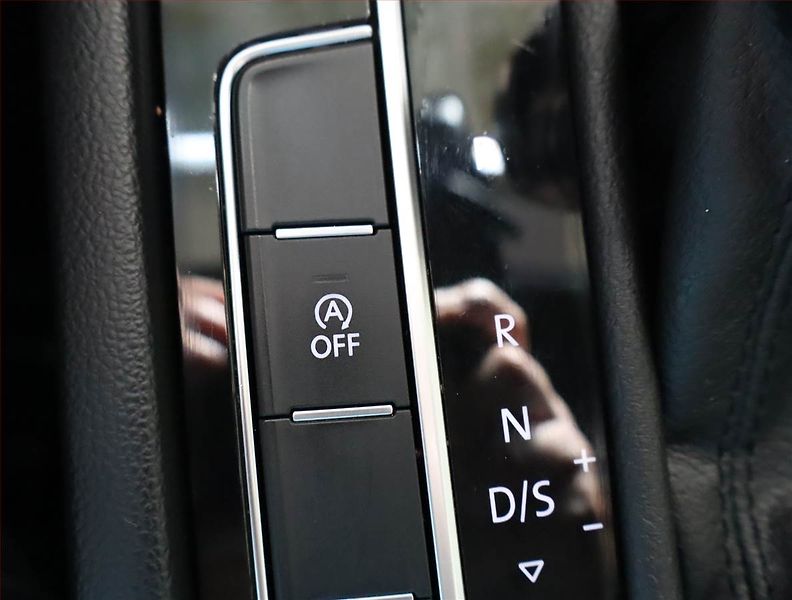 Volkswagen Passat (2021) 2.0 TDI, Automat, Kůže, Navi - fotka 23 z 31