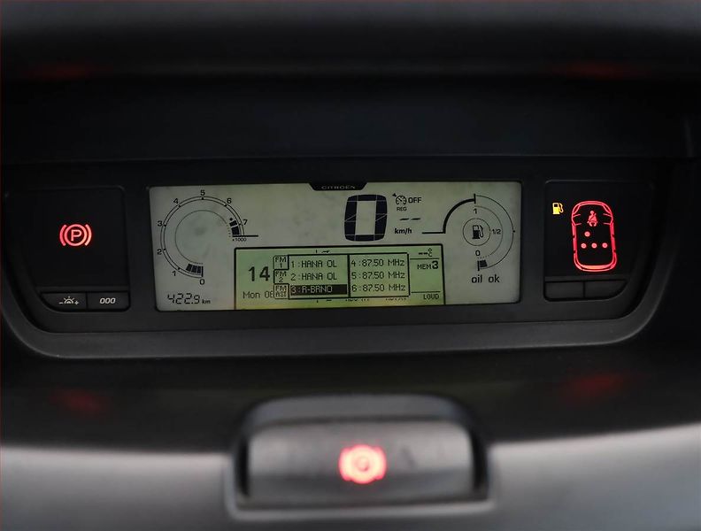 Citroën C4 Picasso (2012) 1.6 VTi, 7 míst, po STK, Tažné - fotka 9 z 15