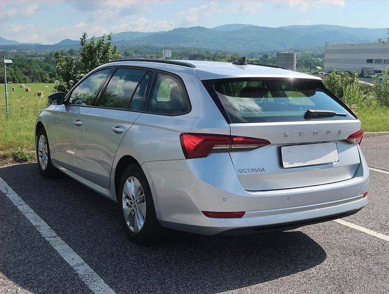 Škoda Octavia (2022) Ambition 2.0 TDI, ČR,1.maj - fotka 4 z 16