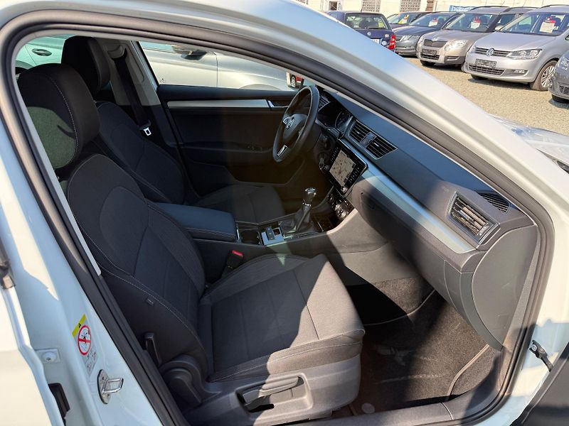 Škoda Superb 1.4 TSI AMBITION - fotka 10 z 13