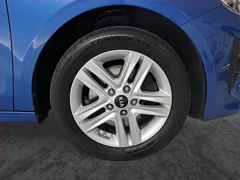 Kia Ceed (2019) 1.4 CVVT, Serv.kniha, Tempomat - fotka 14 z 16