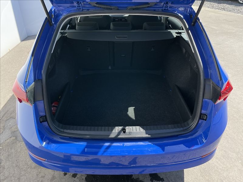 Škoda Octavia 1,5 TSI Ambition Plus LED+ACC - fotka 24 z 24