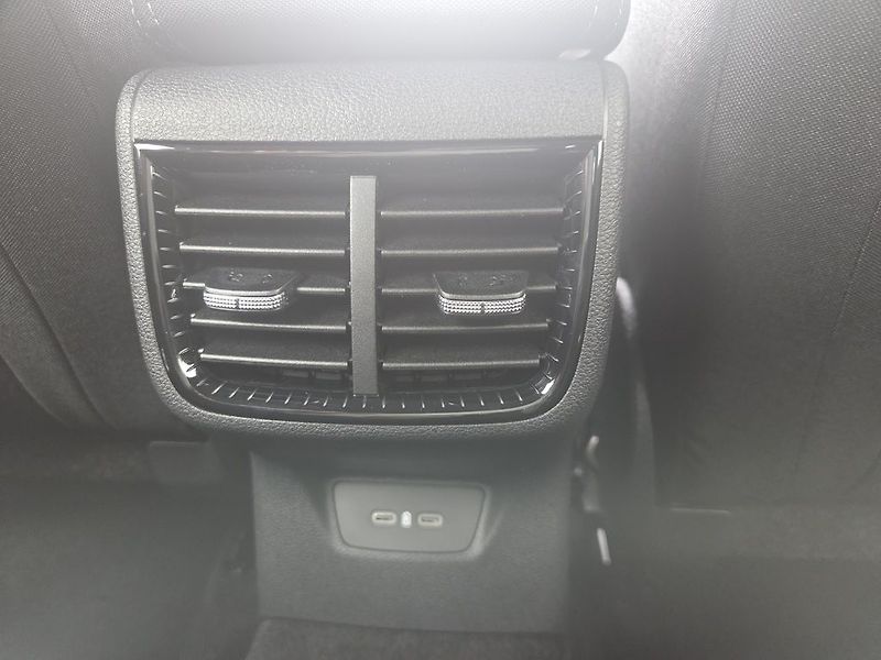 Škoda Fabia Dynamic 1,0TSI 85kW - fotka 12 z 15