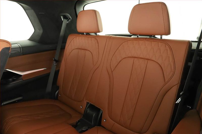 BMW X7 (2022) xDrive40d - fotka 13 z 20