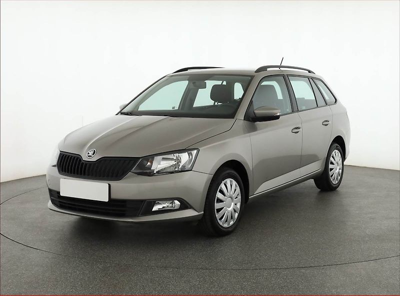 Škoda Fabia (2018) 1.0 TSI, Serv.kniha - fotka 2 z 15