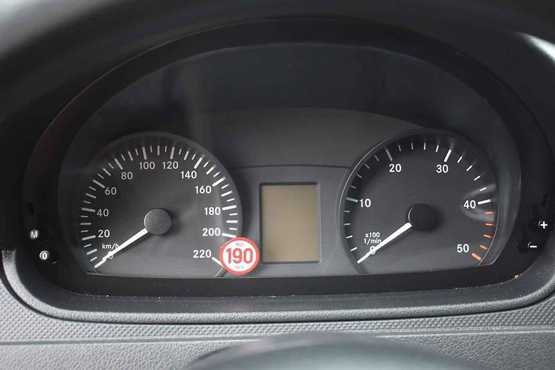 Mercedes Vito druhé generace stále vypadá k světu