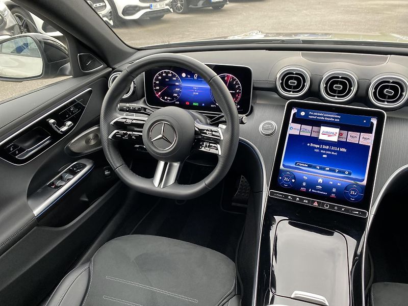 Mercedes-Benz Třídy C C 300 de 4MATIC - fotka 10 z 26