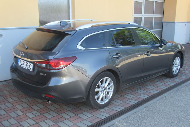 Mazda 6 2.2 CD AUT. KLIMA SADA KOL - fotka 2 z 26