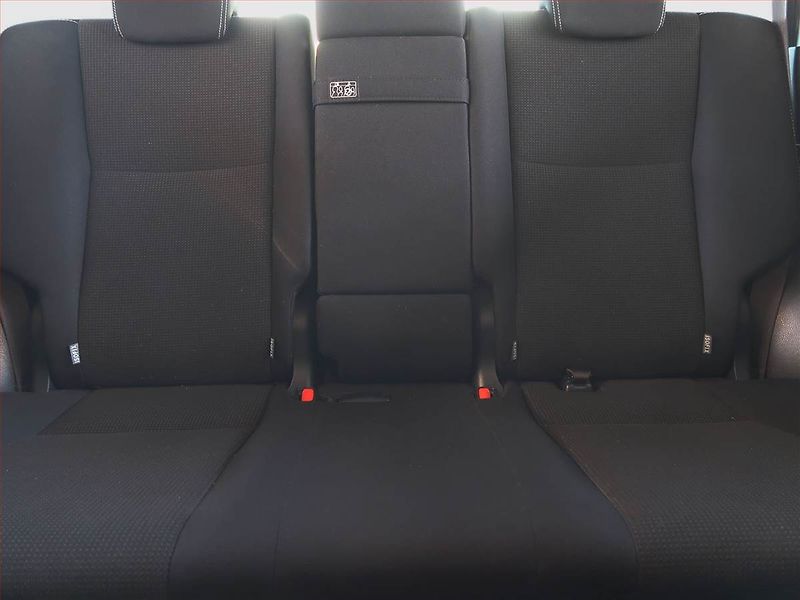 Toyota RAV4 (2016) 2.5 Hybrid - fotka 9 z 17