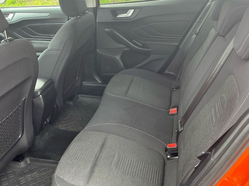Ford Focus 1.5i,110KW,DPH,1.MAJ,CZ,SERVIS - fotka 12 z 18