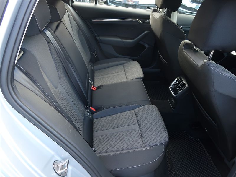 Škoda Octavia 2,0 TDi,Style,1majČR,Serv.,DPH - fotka 19 z 27