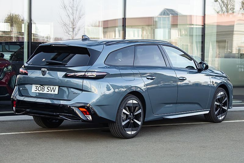 Peugeot 308 (2025) ë-GT 115 kW/157k 58kWh  SW - fotka 5 z 22