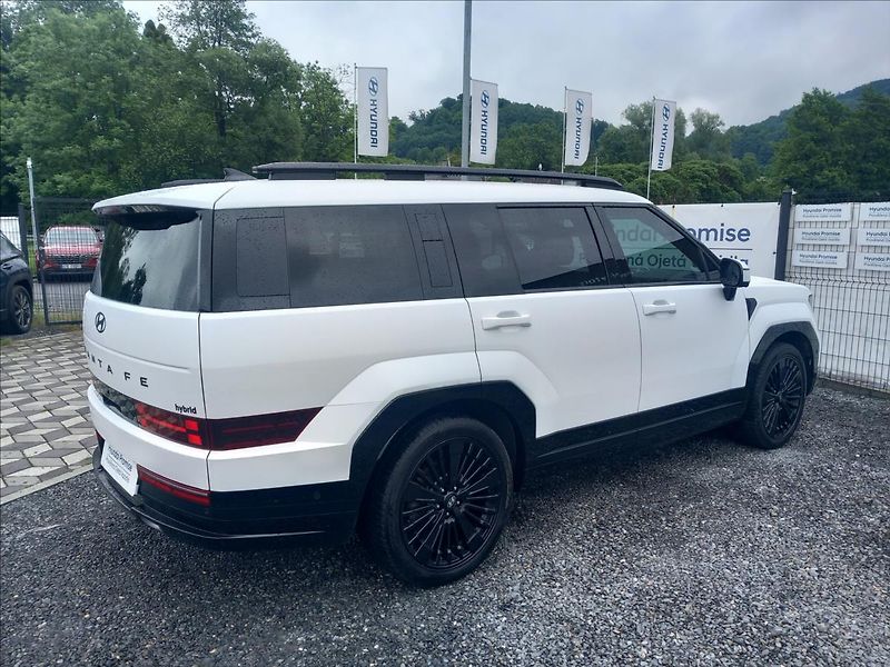 Hyundai Santa Fe 1,6 HEV 7S 4WD AT CALLIGRAPHY - fotka 8 z 31