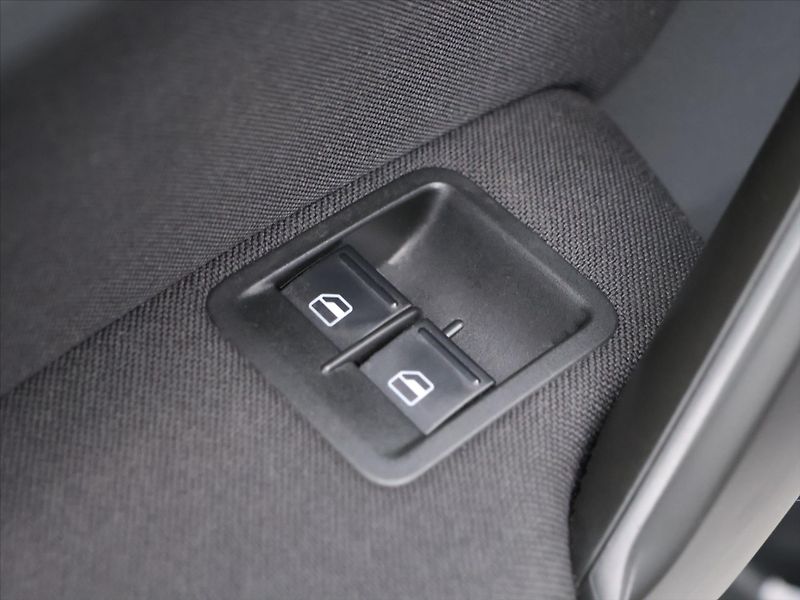 Volkswagen Caddy 1,4 TSI 92kW Maxi 7-Míst Xenon - fotka 12 z 30