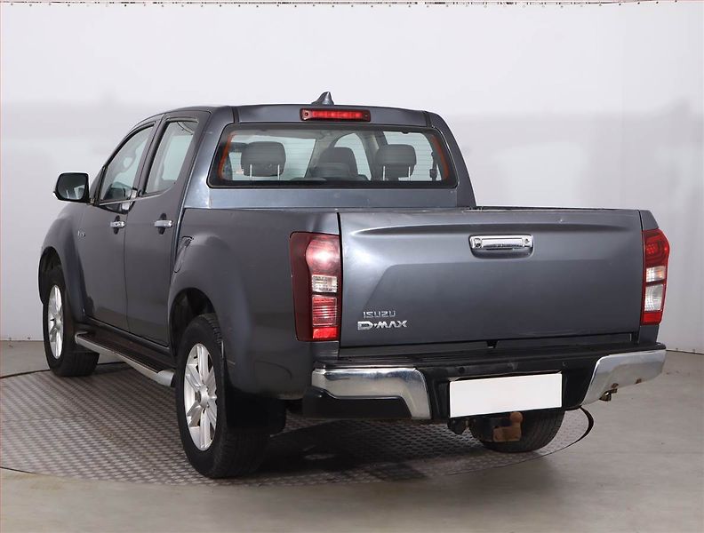 Isuzu D-Max (2017) 1.9 D, 4X4, Kůže, Navi - fotka 4 z 24
