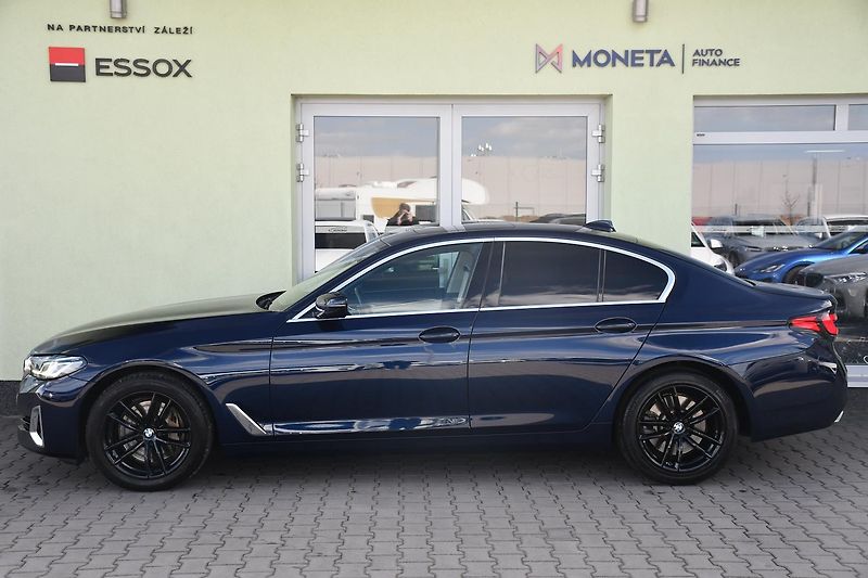 BMW Řada 5 540i xD LUXURY HUD LASER TAŽNÉ - fotka 11 z 46