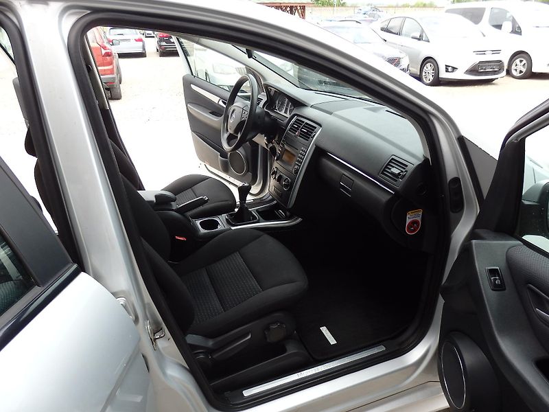Mercedes-Benz Třídy B B 200 100 kW 6x AIRBAG - fotka 10 z 14