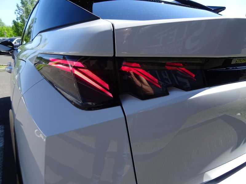 Peugeot 3008 (2026) GT Elektromotor 157kW / 210k - fotka 48 z 51