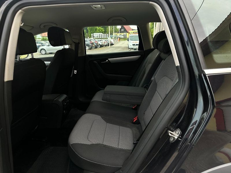 Volkswagen Passat (2014) 2.0TDi 130kW/Alltrack/4x4/1MAJ - fotka 13 z 35