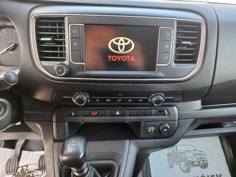Toyota ProAce (2023) 2.0D-4D 106kW L2 9-míst ČR DPH - fotka 17 z 19