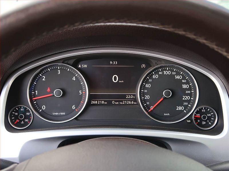 Volkswagen Touareg (2012) R-Line 3.0 TDI, 4X4, Automat - fotka 11 z 22