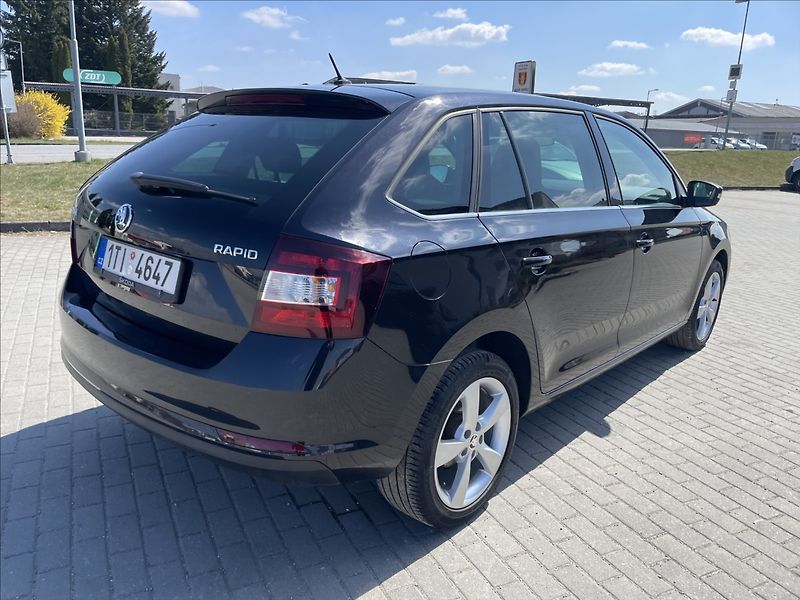 Škoda Rapid 1,2 TSi 66kw Style Radar Klima - fotka 35 z 37