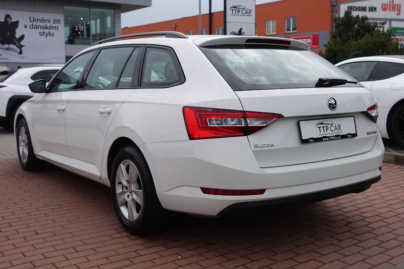 Škoda Superb 1.4 TSI 110kW Active Combi DSG - fotka 6 z 26