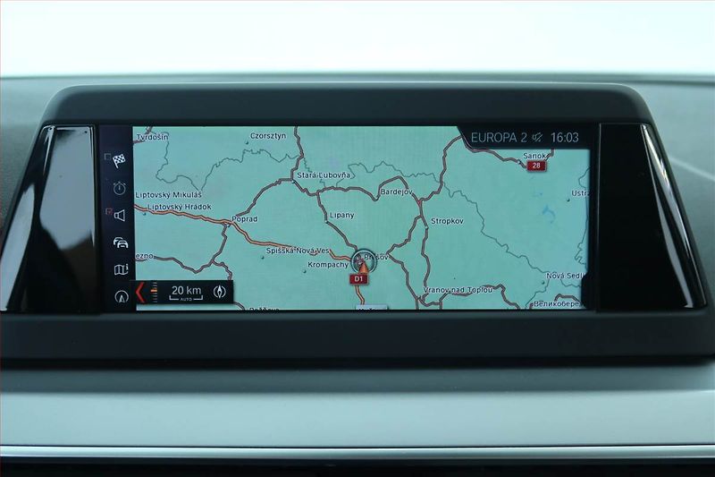 BMW Řada 5 (2018) 520d xDrive, 4X4, Automat - fotka 20 z 25