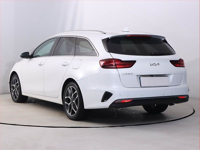 Kia Ceed (2025) 1.5 T-GDI - fotka 4 z 24