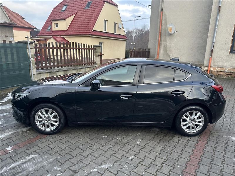 Mazda 3 2,0 121kw G165 TOP - fotka 8 z 22