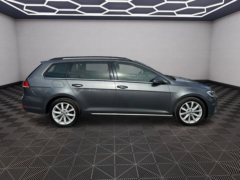 Volkswagen Golf (2017) 2,0TDI 110kw Highline - fotka 8 z 26