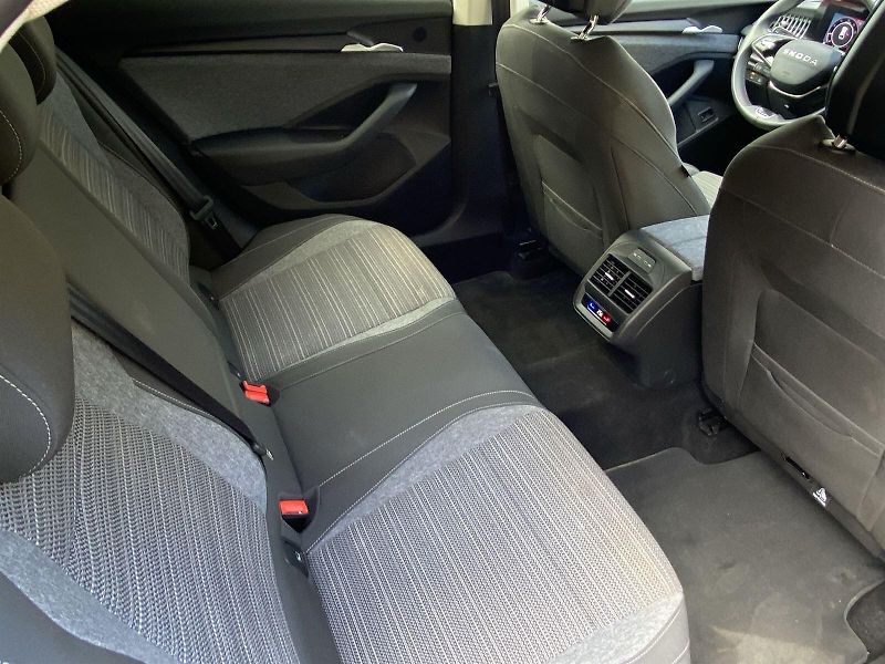 Škoda Superb (2025) Combi 1.5 TSI DSG Selection - fotka 10 z 39