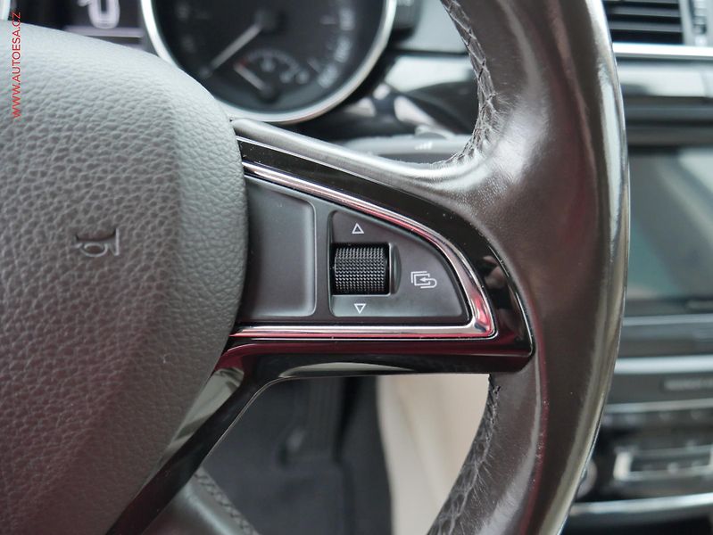 Škoda Superb (2014) 3.6 4X4, L&K, DSG - fotka 20 z 25