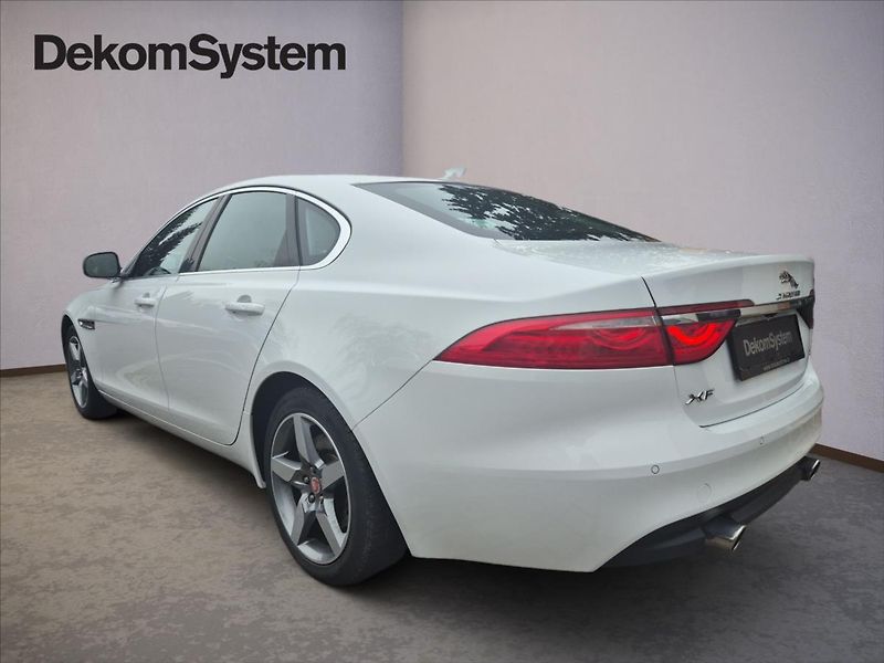 Jaguar XF 3,0 30d R-SPORT - fotka 4 z 20