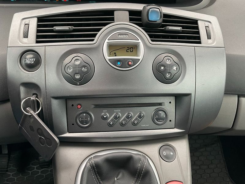 Renault Scénic (2003) 1.6i 16V Climatronic! - fotka 14 z 18